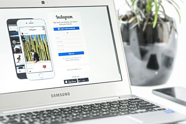 Krok po kroku: jak zatapiać efektywną reklamę w social media